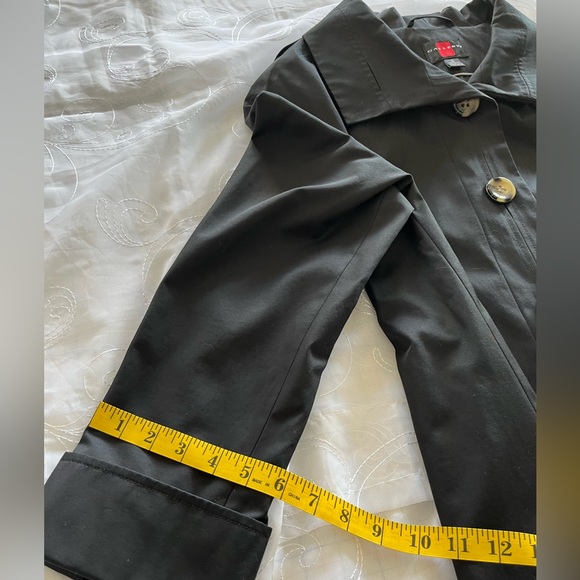 Gallery Womens Snall Black Hooded Button Down RainCoat - Picture 11 of 16